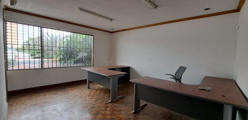 ¡Alquiler de oficinas en el Boulevard de Rohrmoser a $2000!