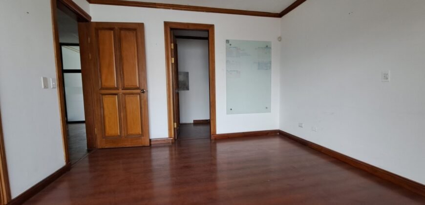 ¡Alquiler de oficinas en el Boulevard de Rohrmoser a $2000!