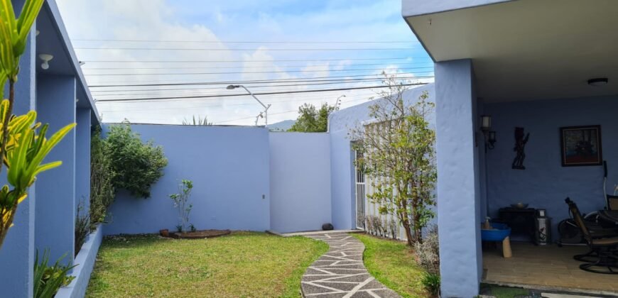 ¡Obra de arquitecto premiado en Ciudad Quesada a la venta!