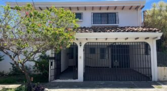 ¡Casa en Venta en Zona Tranquila y Bonita(Rohrmoser)!