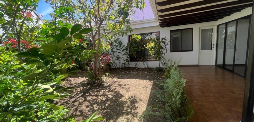 ¡Casa en Venta en Zona Tranquila y Bonita(Rohrmoser)!