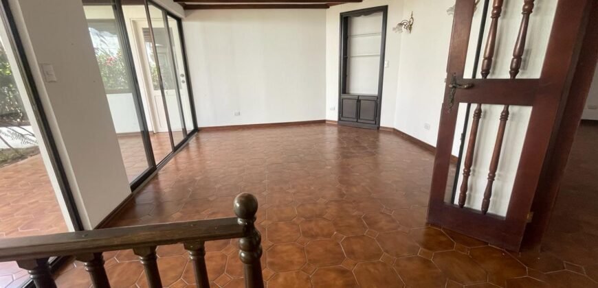 ¡Casa en Venta en Zona Tranquila y Bonita(Rohrmoser)!