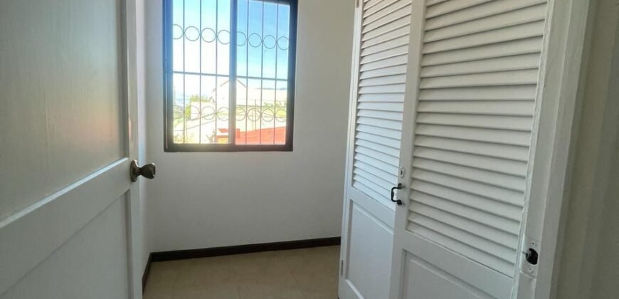 ¡Casa en Venta en Zona Tranquila y Bonita(Rohrmoser)!