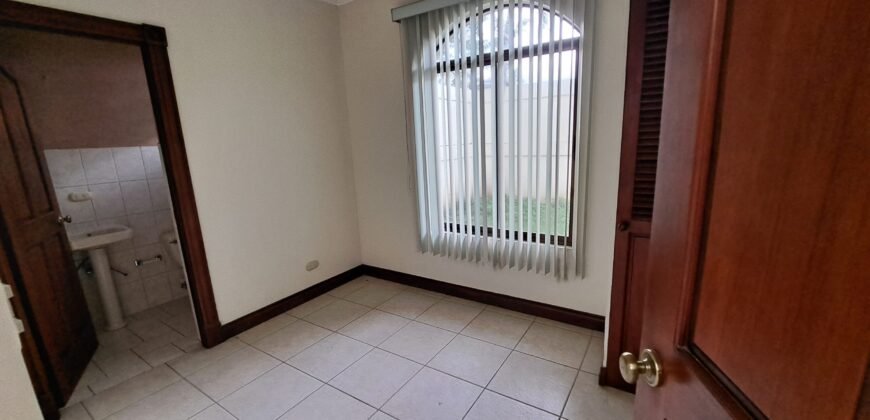 ¡Venta: Casa de Lujo en Trejos Montealegre, Escazú!