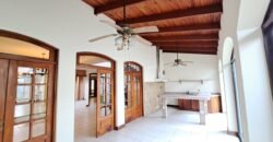 ¡Venta: Casa de Lujo en Trejos Montealegre, Escazú!