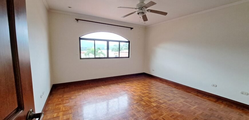 ¡Venta: Casa de Lujo en Trejos Montealegre, Escazú!