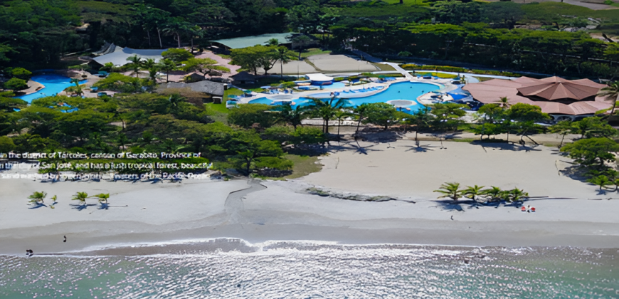 ¡Casa con Vista al Océano en el Club de Playa Punta Leona!