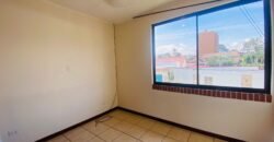 Venta de casa elegante en Trejos Montealegre, Escazú