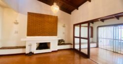 Venta de casa elegante en Trejos Montealegre, Escazú