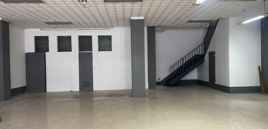 ¡Edificio de uso comercial con alta visibilidad! – Pavas