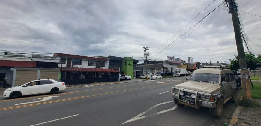 ¡Edificio de uso comercial con alta visibilidad! – Pavas