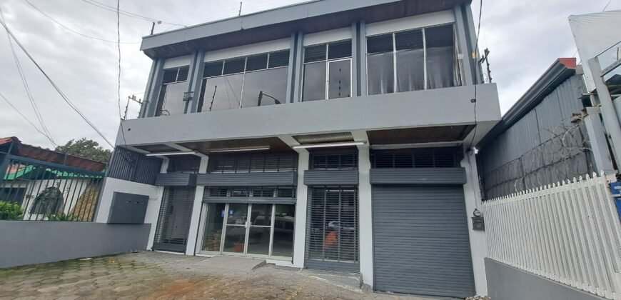 ¡Edificio de uso comercial con alta visibilidad! – Pavas