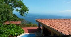 ¡Casa con Vista al Océano en el Club de Playa Punta Leona!