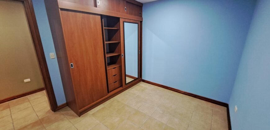 ¡Casa de Lujo en Venta con Vista Increíble al Parque!