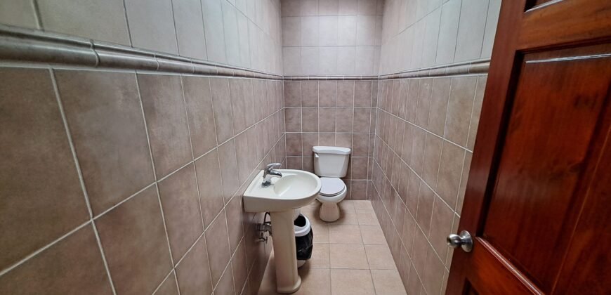 ¡Casa de Lujo en Venta con Vista Increíble al Parque!