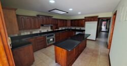¡Casa de Lujo en Venta con Vista Increíble al Parque!