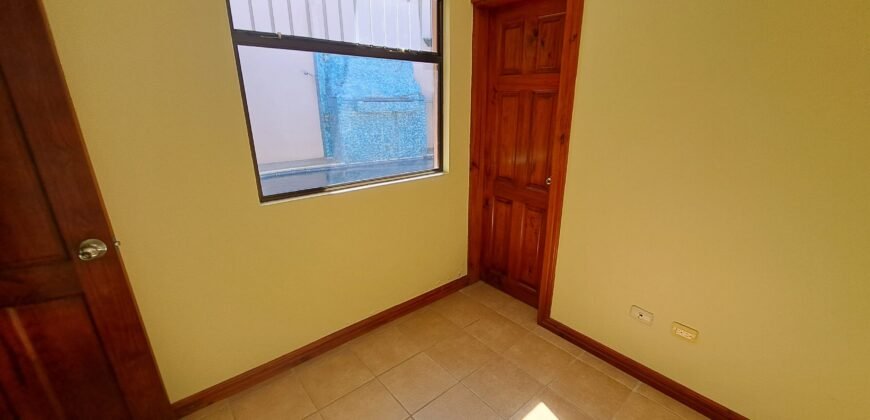 ¡Casa de Lujo en Venta con Vista Increíble al Parque!