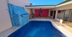¡Casa de Lujo en Venta con Vista Increíble al Parque!