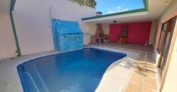¡Casa de Lujo en Venta con Vista Increíble al Parque!