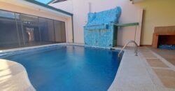 ¡Casa de Lujo en Venta con Vista Increíble al Parque!