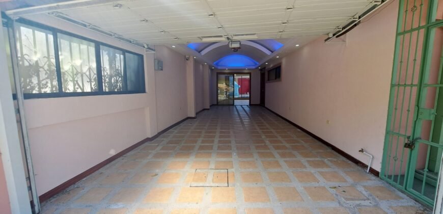¡Casa de Lujo en Venta con Vista Increíble al Parque!