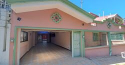 ¡Casa de Lujo en Venta con Vista Increíble al Parque!